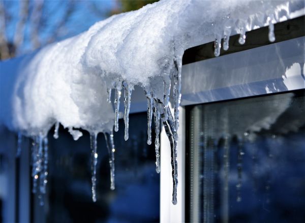 Flat Roof Snow Clearing