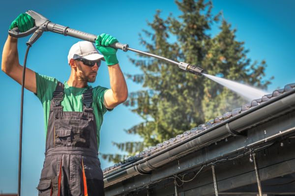 Clogged Gutter Cleaning