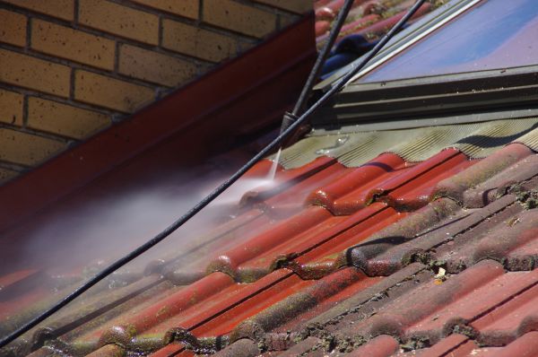 Cabin Roof Power Cleaning